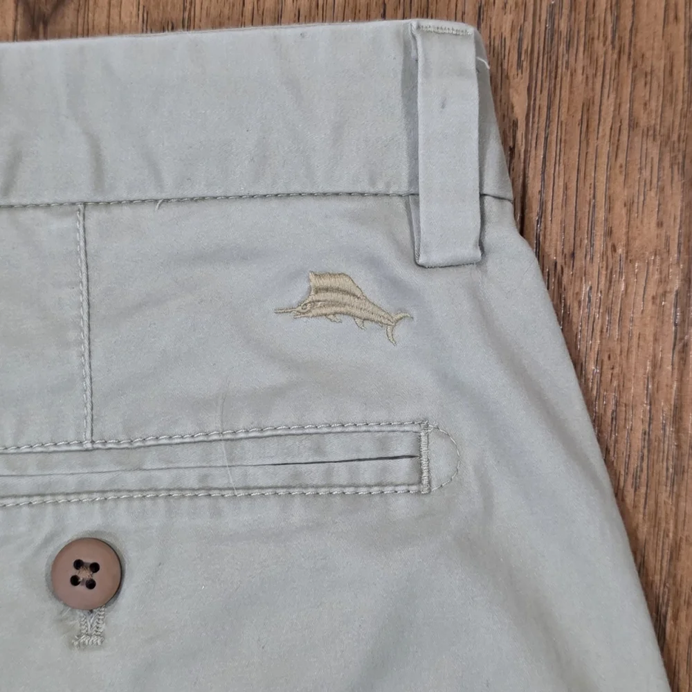 Tommy Bahama Classic Flat Front Stretch Casual Khaki Shorts 10 Inch Inseam. 34 - Picture 3 of 10